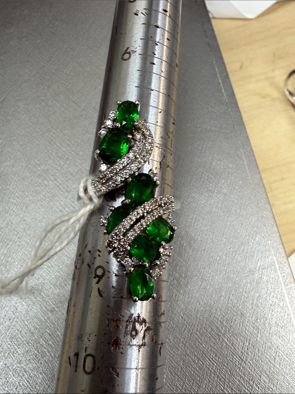 Emerald quartz size 8